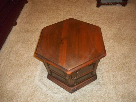 ETHAN ALLEN ANTIQUED PINE OLD TAVERN HEXAGONAL ACCENT STORAGE END TABLE 12-8074 Cover