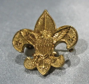 Smaller Boy Scouts BSA Gold Tone Eagle Pin Be Prepared Fleur de Lis Vintage - Picture 1 of 10