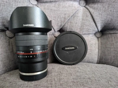 Lente Samyang AF 14 mm f/2,8 FE para Sony Foto 1 de 2