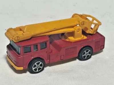Corgi Jr Whizzwheels Simon Snorkel Fire Engine, Red, Hong Kong, 1/64 - Image 1 of 3