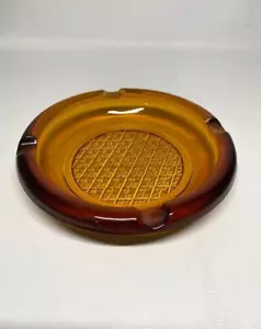 Cenicero vintage grande redondo de vidrio ámbar para fumar de 6" - Imagen 1 de 7