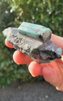 Smaragd in Muttergestein, Smaragd  Stufe, BRASILIEN/ 145g - Bild 1 von 4