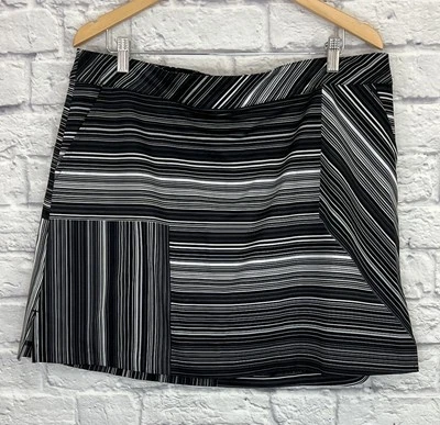 LADY HAGEN PANTALÓN CORTO DE GOLF A RAYAS BLANCO Y NEGRO PARA MUJER TALLA 16 Foto 1 de 4