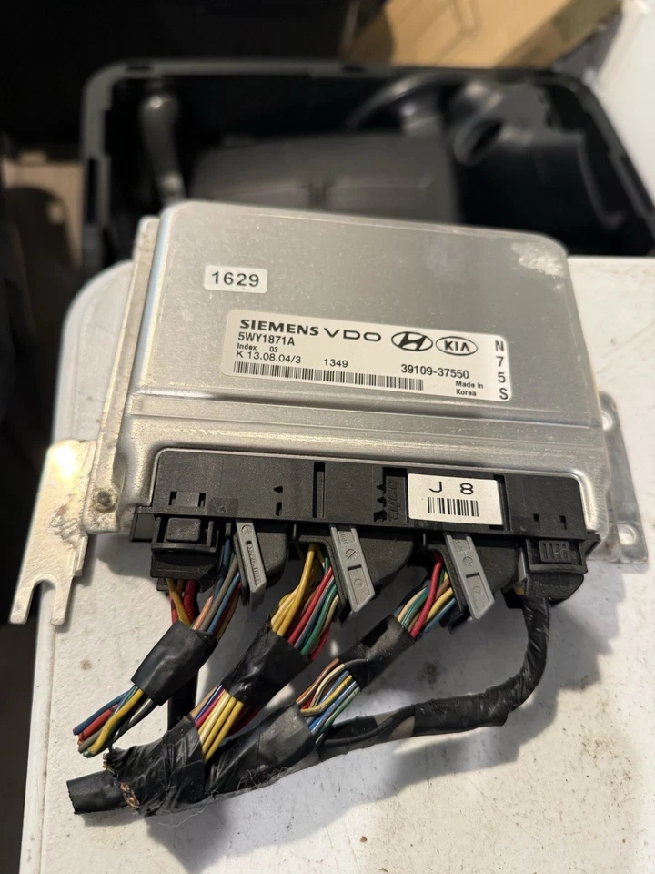 Módulo de control del motor Hyundai Santa Fe 2000-2006 ECU ECM 2,7 L 39109-37550 Foto 1 de 4