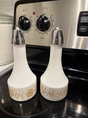 Vintage CORNING CORELLE BUTTERFLY GOLD 6 7/8" Oil & Vinegar Shakers W Lids Cruet - Image 1 of 4