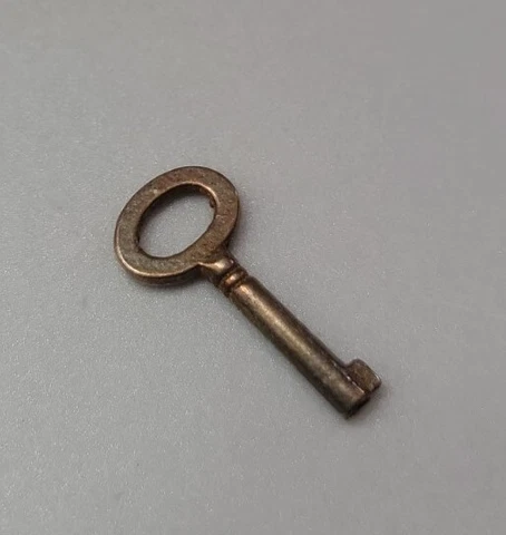 Antique Bronze Steel Skeleton Key Cabinet Cover