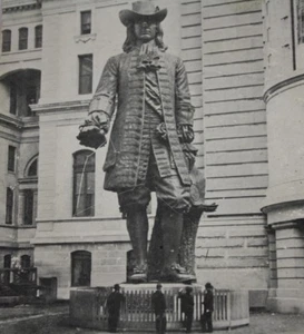 Postkarte Statue William Penn Summit Rathaus Philadelphia Männer stehend RPPC - Bild 1 von 3