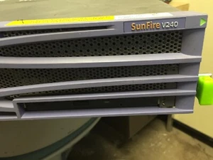 Sun Micro systems Sun Fire V240 no HDD powers on - Picture 1 of 5