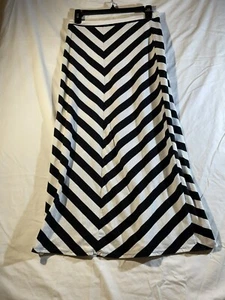 Arizona Jeans Co. Black/White Chevron Stripe Skirt extra large 16 - Picture 1 of 5