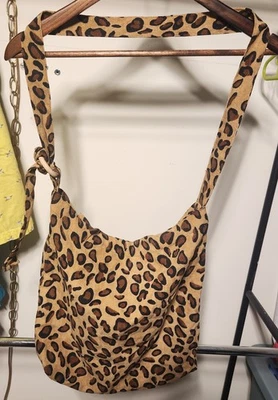 Bolso de hombro de pana con estampado de leopardo sin marca 15 pulgadas de profundidad 16 pulgadas de ancho Foto 1 de 4