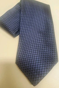 BARNEYS NEW YORK MADE IN ITALY BLUE/BLACK GEOMETRIC TIE 100% SILK DESIGNER TIE - Picture 1 of 5
