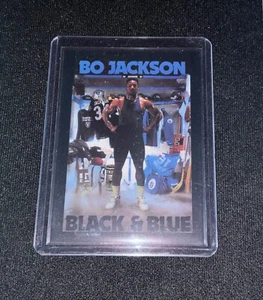 Tarjeta coleccionable Bo Jackson Black & Blue 1989 Bo KNOWS Raiders x Royals RARA limitada - Imagen 1 de 2