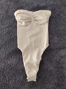 SKIMS Seamless Sculpt Strapless Neck Thong Bodysuit Shapewear Color Sand XXS - Picture 1 of 8