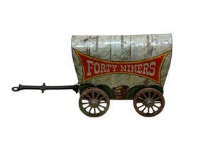 Vintage US Metal Toy Mfg Chisholm Trail Covered Wagon Tin Litho - Picture 1 of 9