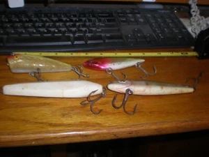 4 LOT VINTAGE SALTWATER SURF PLUG STRIPER FISHING LURE TACKLE BOX FIND FREE SHIP - Picture 1 of 6