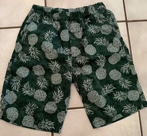 Uniqlo Reyn Spooner Collab Pineapple Green Cargo Shorts Boys Size 11-12 - Picture 1 of 8
