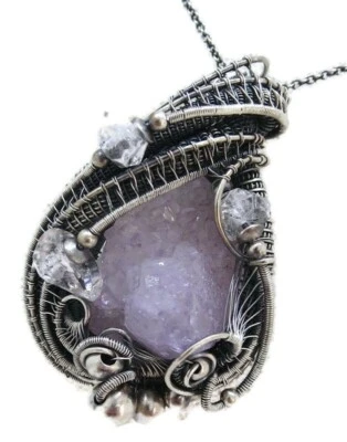 Colgante druzy de cuarzo espíritu amatista con diamantes Herkimer, envuelto en alambre en SS Foto 1 de 4