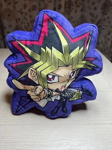 YU-GI-OH Yami Yugi Almohada de felpa en forma de entretenimiento surrealista 11” X 10” - Imagen 1 de 3