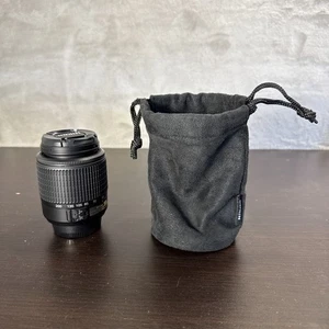 Nikon DX AF-S Nikkor 55-200MM 1:4-5.6G ED Zoomobjektiv mit Reisetasche - Bild 1 von 8