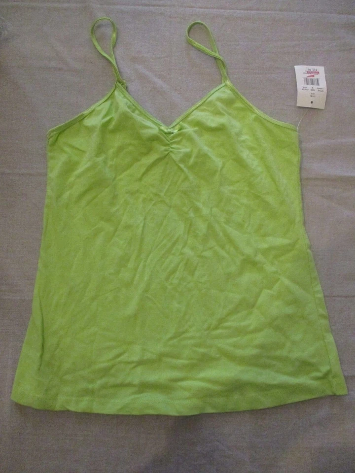 Sujetador 848B1 Hanes Camisola Integrada Correas Ajustables Verde Medio Foto 1 de 2