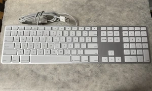 Apple Aluminum USB Wired Keyboard - A1243 - Slim, Full Size - Picture 1 of 2