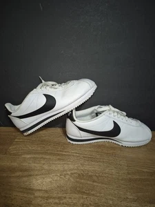 Nike Womens Classic Cortez White Black Athletic Running Shoes Sneakers Size 8 US - Picture 1 of 5