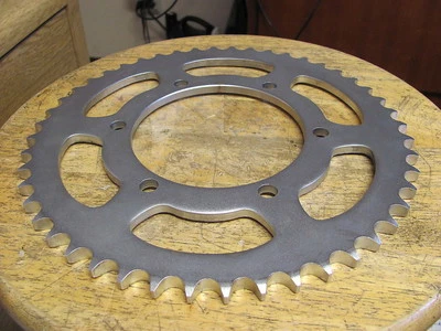 Piñón trasero repuestos ilimitados Yamaha FZ600 530 48T 4XV-25443-2048 Foto 1 de 3