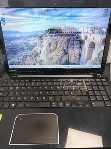 Toshiba Satellite L50-A-165 15" Laptop Intel i5-4200U 8GB RAM 500GB SSD FAULTY - Picture 1 of 11