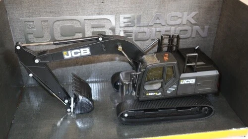 Britains 43377 in 1:32, JCB 220X Sondermodell "Black Edition", NEU in OVP