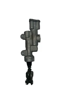 Rear Brake Master Cylinder for Honda CR125R CR250R CRF250X CRF250R CRF450R - Picture 1 of 3