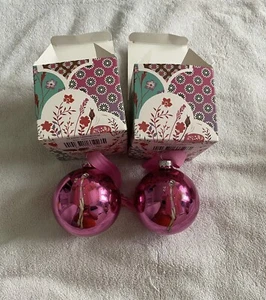 2 X OFFICIAL TAYLOR SWIFT - THE ERAS TOUR CHRISTMAS TREE DECORATIONS - PINK - Picture 1 of 1
