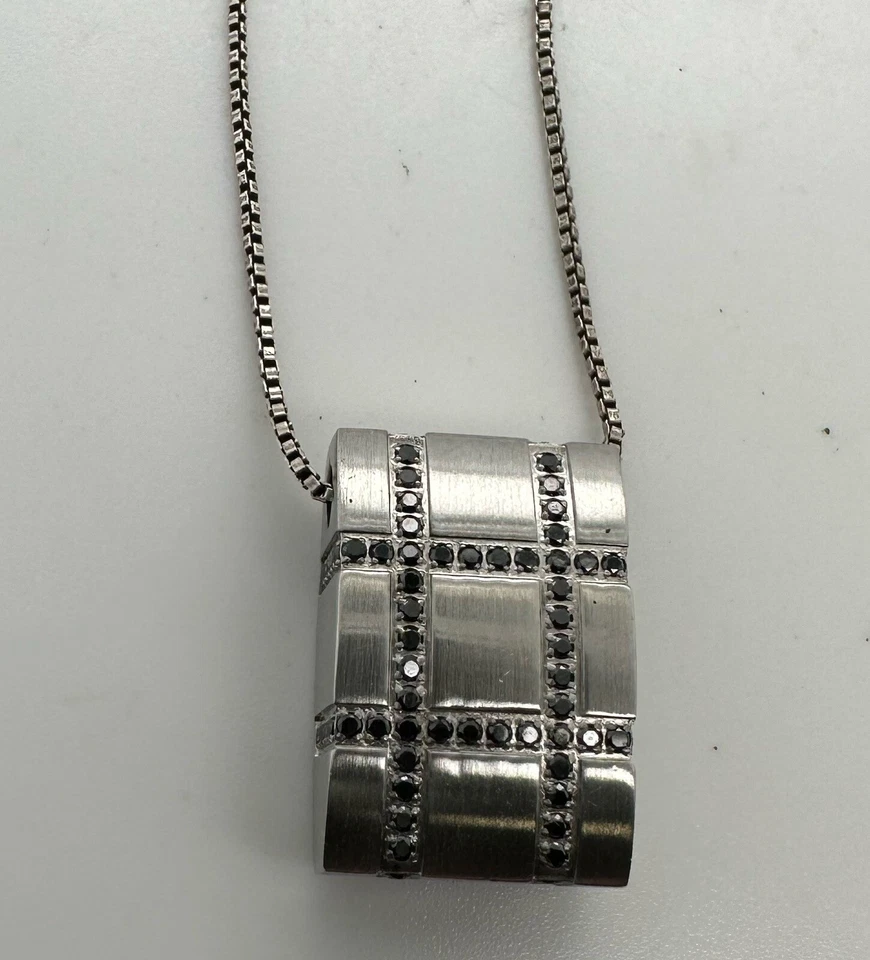 Hombre/Mujer’s Dolan Bullock Acero Inoxidable y Diamante Negro Dije con Cadena 925 Foto 1 de 4