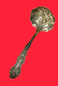 MOSELLE 1906 International American Plate Silverplate Gravy Ladle Grapes Leaves - Picture 1 of 6