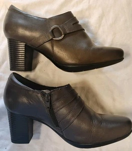 Clarks Bendables Womens Shoes Size 9 W Dark Gray Leather Side Zip Booties EUC - Picture 1 of 12