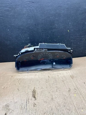 2001 - 2002 Ford Econoline E250 E350 Van Speedometer Instrument Cluster P3535 DG - Image 1 of 4