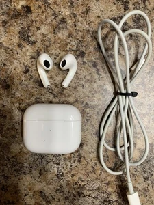 Apple AirPods 3rd Generation (Tested Working) - Photo 1 sur 5