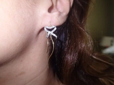 Georgeous 18k 2 tone 0.3ct SI diamond bow curved threader earrings 3.9g - Image 1 of 4