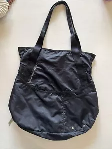 LULULEMON BLACK GYM SPORT TRAVEL DUFFLE BAG Rare All Over Print Large - Picture 1 of 12