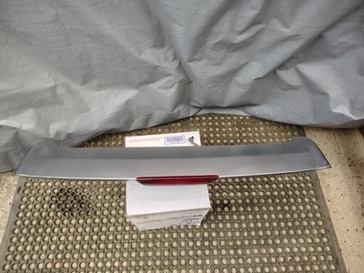 Alerón trasero Honda Odyssey 2008-2010 con tercera luz de freno verde pizarra Foto 1 de 4