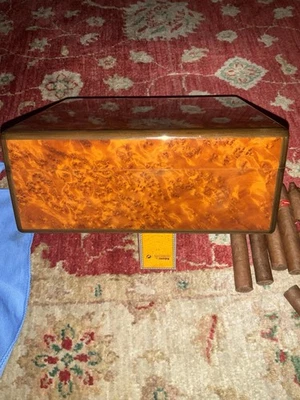Elie Bleu Humidor in Top Zustand immer in weicher Baumwolltasche aufbewahrt - Bild 1 von 4