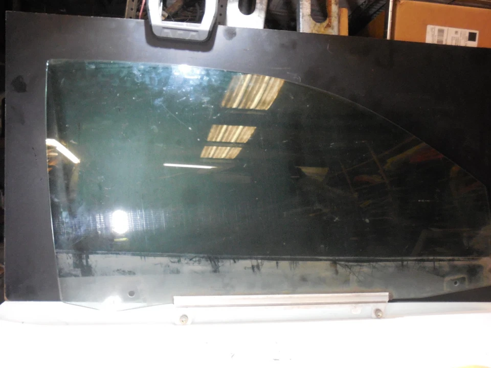 Panel cristal ventana delantera derecha 98-03 mercedes-benz w208 clk320 clk430 clk55 amg Foto 1 de 4