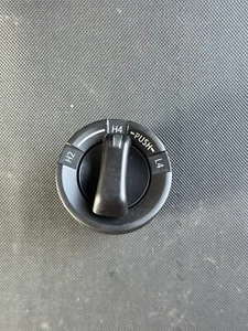 Toyota Hilux TRAKTIONSSCHALTER 2019 P/N M57269 - Bild 1 von 6
