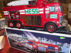 BRAND NEW IN BOX 2005 HESS EMERGENCY FIRE TRUCK WITH RESCUE VEHICLE - Picture 1 of 12