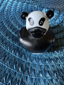 RINCO Panda Pato de Goma 2" Piscina Baño Juguete Jeep Pato Zoológico Animal Pato Chirridos - Imagen 1 de 4