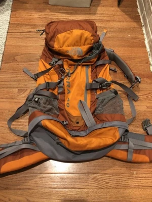 Mochila The North Face Senderismo Naranja Quemado Terra 40 Manchas Camping Lluvia Cubierta Foto 1 de 4
