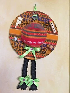 S. American Miniature Hat “Hay Vida en Cristo” Religious 8” FolkArt Wall Hanging - Picture 1 of 2