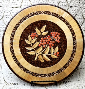 ¿Ucraniano vintage? Plato decorativo de pared bayas de serbal incrustación de paja madera prensada - Imagen 1 de 21