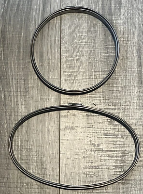 lot of two antique embroidery hoops vintage 6 inch and 5 x 8 oval - Image 1 of 3