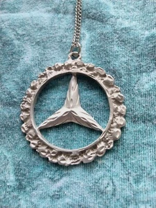 Mercedes Benz Emblem Pendant On Chain Silver Tone - Picture 1 of 5