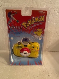 Macchina fotografica Pokemon vintage 1999 di Tiger Electronics Pikachu 35 mm pellicola sigillata - Foto 1 di 7
